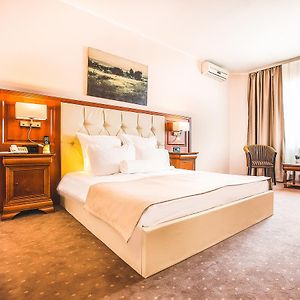 Hotel Athos R.M.T.
